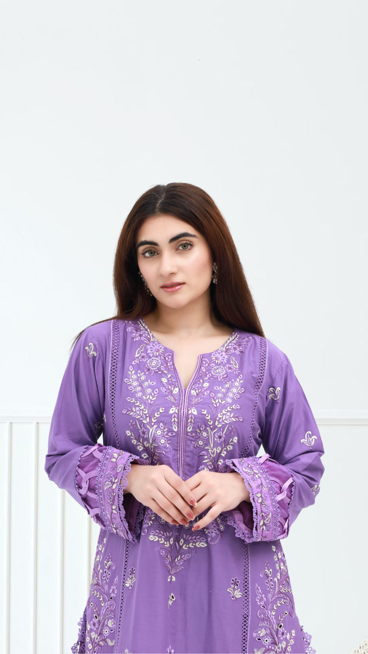 Lavender Embroidered Lawn 3-Piece Suit – Daiselle by Zurwa's collection | DAISELLE