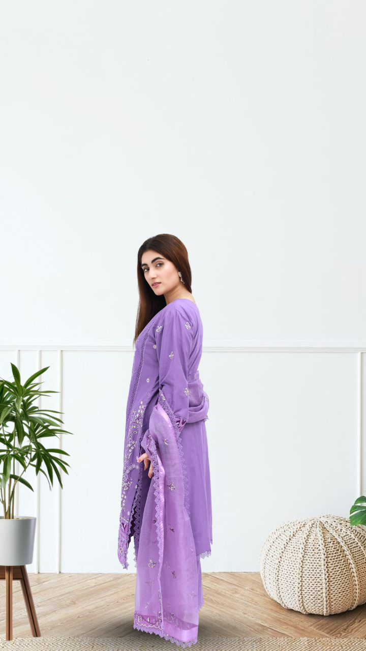 Lavender Embroidered Lawn 3-Piece Suit – Daiselle by Zurwa's collection | DAISELLE