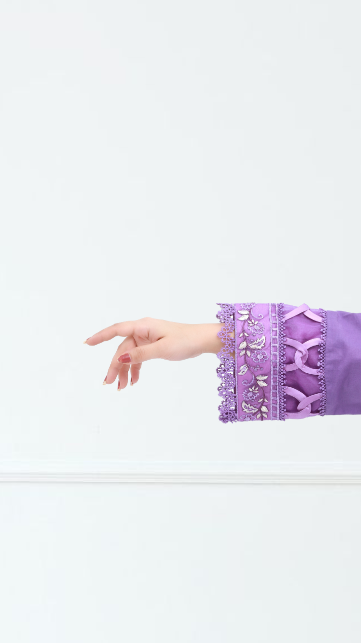 Lavender Embroidered Lawn 3-Piece Suit – Daiselle by Zurwa's collection | DAISELLE
